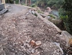 Enam Bulan Terbengkalai, Warga Kp. Bantargadung Hilir Harap Perbaikan Jalan Ambruk Akibat Banjir