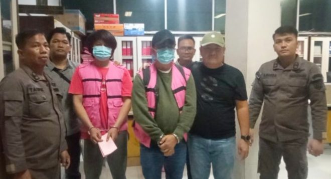 Tersangka JS Meyerahkan Diri Ke Penyidik Kejari Gunungsitoli Terkait Dugaan Korupsi Pembangunan DED di Dinas Pariwisata dan Kebudayaan Nias Utara TA.2022.