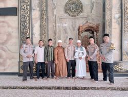 Dekatkan Diri Dengan Masyarakat, Kapolsek Bekasi Barat Laksanakan Sholat Jumat Keliling