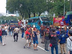 1.707 Personel Polri Amankan Demo Sopir Tuntut Revisi RUU ODOL di DPR Dan Kemenhub