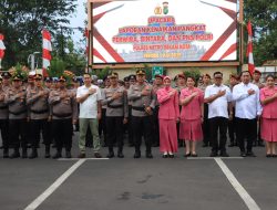 Semprotan Water Canon Hingga Siraman Kembang Warnai Kenaikan Pangkat 71 Personel Polres Metro Bekasi Kota