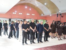 JAM Pidsus Bersama Kapuspenkum dan Kajati Ikuti Upacara Penyerahan Jenazah Calon Jaksa Alm. Reynanda Primta Ginting.