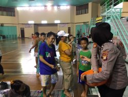 Ditpamobvit Polda Metro Jaya Salurkan 300 Paket Makanan Untuk Warga Terdampak Banjir di Makasar, Jaktim
