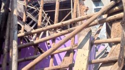 Hujan Disertai Angin Puting Beliung, Rumah Warga Ambruk Dan Timpa Rumah Tetangga ‎