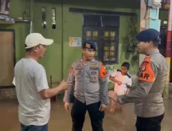 Patroli Tim SAR Satuan Brimob Polda Metro Jaya Pastikan Keselamatan Warga Jakarta*