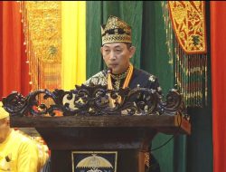 Kapolri Terima Anugerah Adat Ingatan Budi dari Lembaga Adat Melayu Riau.
