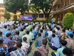 PANIT BINMAS DAN BHABINKAMTIBMAS HADIRI KEGIATAN MPLS DI SMK TINTA EMAS INDONESIA, BEKASI