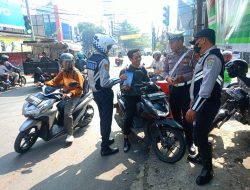 Edukasi Humanis, Polsek Jatisampurna Gelar Operasi Patuh Jaya 2025 di Cibubur