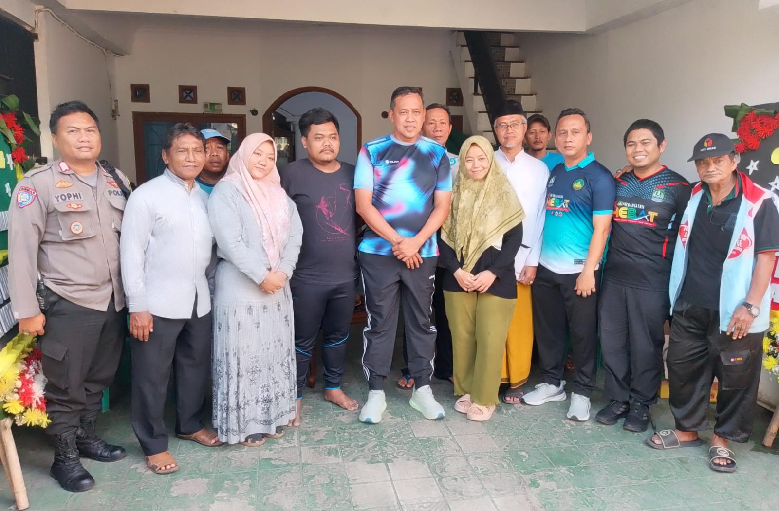 Wali Kota Bekasi Kunjungi Kediaman Tokoh Masyarakat Alm. H. Warta, Dijaga Ketat Tiga Pilar