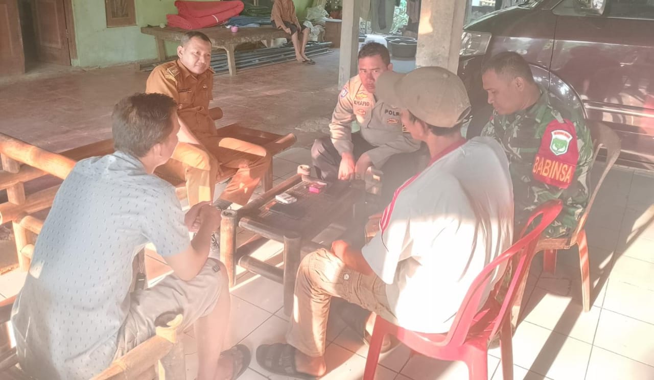Perkuat Kemitraan Warga, Tiga Pilar Cimuning Sambangi Ketua RT Dan Ingatkan Waspada Kejahatan