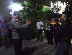 Cegah Tawuran Remaja Kapolsek Serang Baru Gelar Patroli Biru Berikan Himbauan Kepada Remaja Yang Sedang Berkumpul