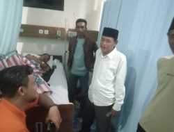 Bentuk Kepedulian Terhadap Masyarakat,Kepala Desa Sukawangi Beserta Staff Jenguk Warga Yang Sakit
