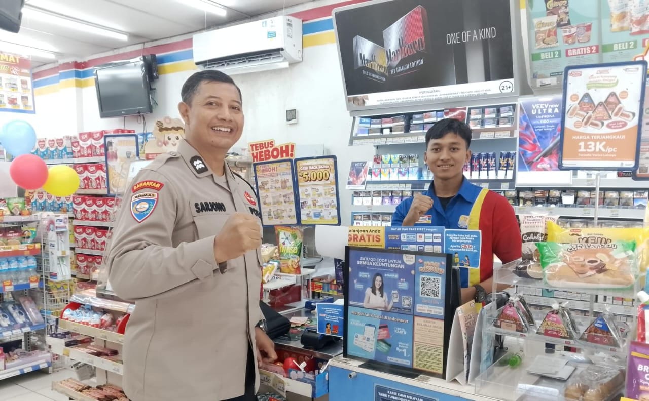 BHABINKAMTIBMAS KELURAHAN MUSTIKASARI LAKSANAKAN PATROLI DAN SAMBANG KEWILAYAHAN UNTUK CIPTAKAN SITUASI KAMTIBMAS YANG AMAN DAN KONDUSIF