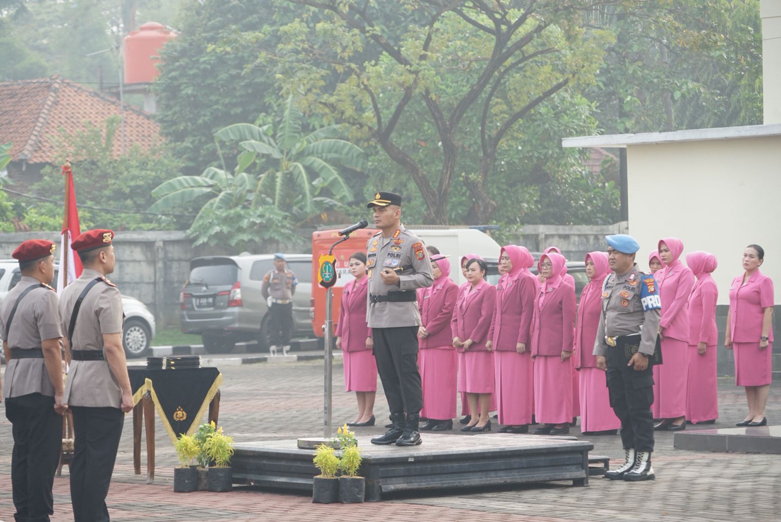 Kapolres Metro Bekasi Pimpin Sertijab, Pengukuhan, Dan Kenal Pamit Pejabat Baru di Gedung Promoter