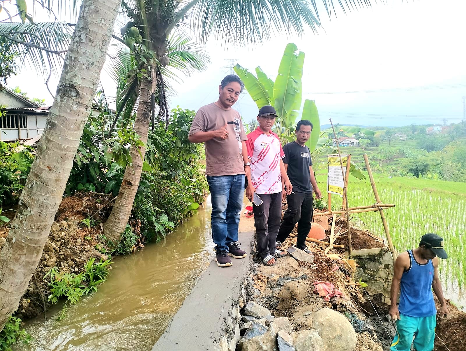 Rehabilitasi Jaringan Irigasi Permukaan Di Warungkiara Desa Ubrug Mendukung Swasembada Pangan