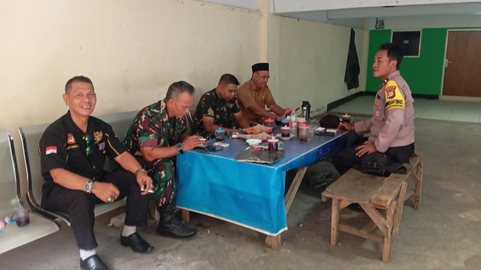 Sinergitas TNI-Polri Dan 3 Pilar Jaticempaka Gelar Patroli Bersama, Warga Dihimbau Aktif Jaga Keamanan