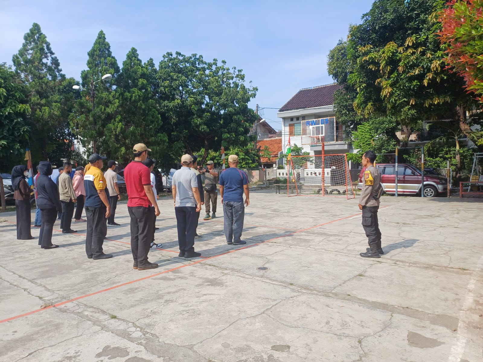 ASN Bintara Jaya Dilatih PBB Oleh Polisi Dan TNI, Jelang Lomba Tingkat Kota Bekasi