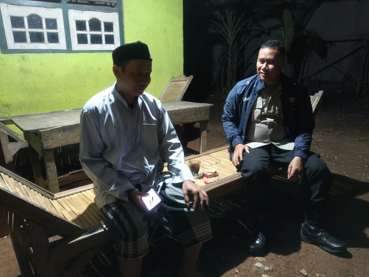 Bhabinkamtibmas Cimuning Laksanakan DDS, Sampaikan Pesan Kamtibmas ke Warga