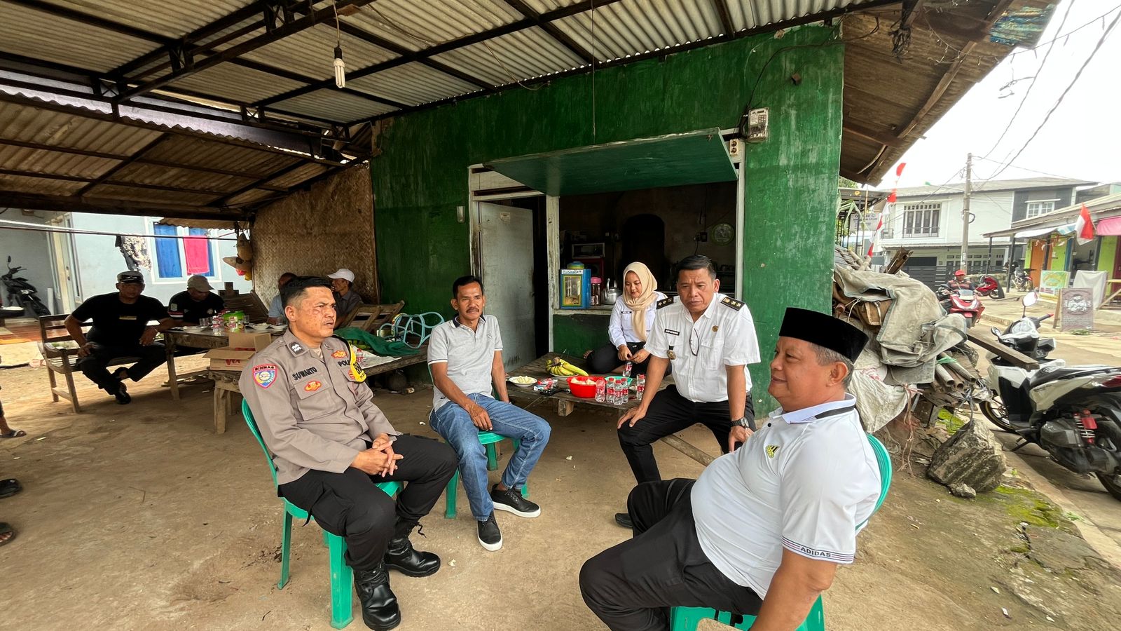 Bhabinkamtibmas Cikiwul Gelar Silaturahmi Dan Himbauan Kamtibmas
