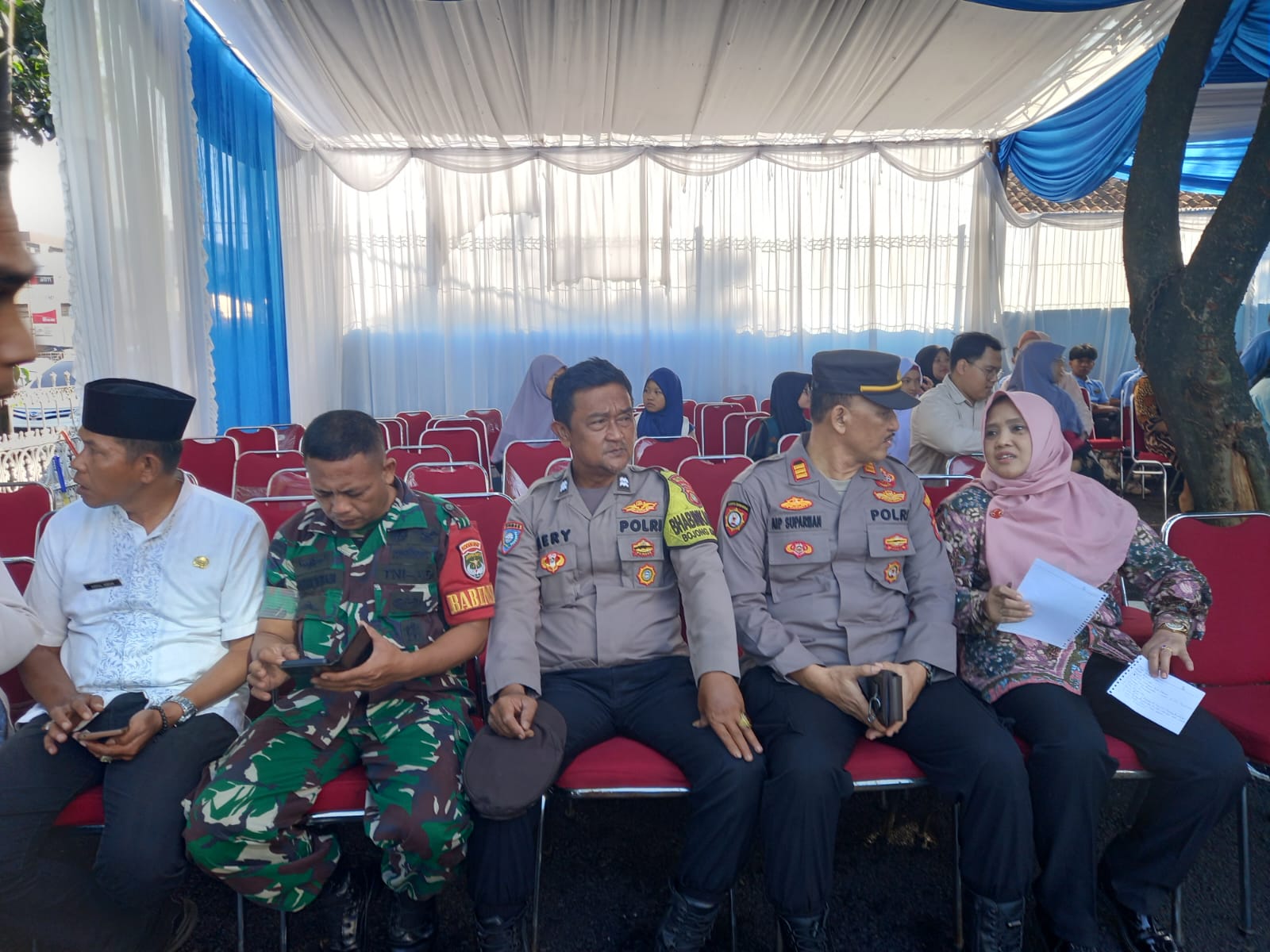 Polsek Rawalumbu Hadiri Peresmian Dapur Satuan Pelayanan Pemenuhan Gizi di Rawalumbu