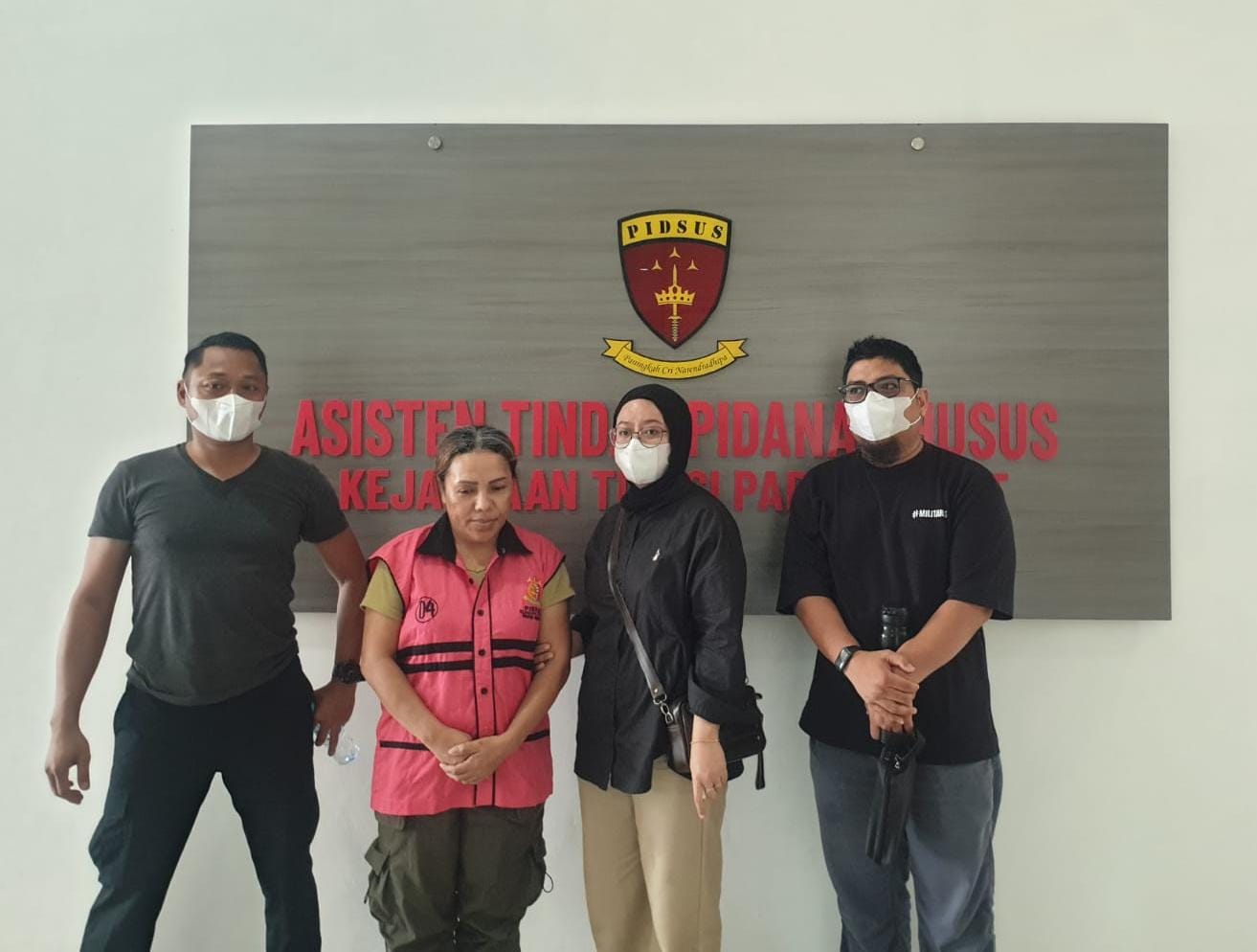 Tim Intelijen Kejagung RI Amankan DPO Tersangka GS Perkara Tindak Pidana Korupsi di Manokwari Papua Barat.