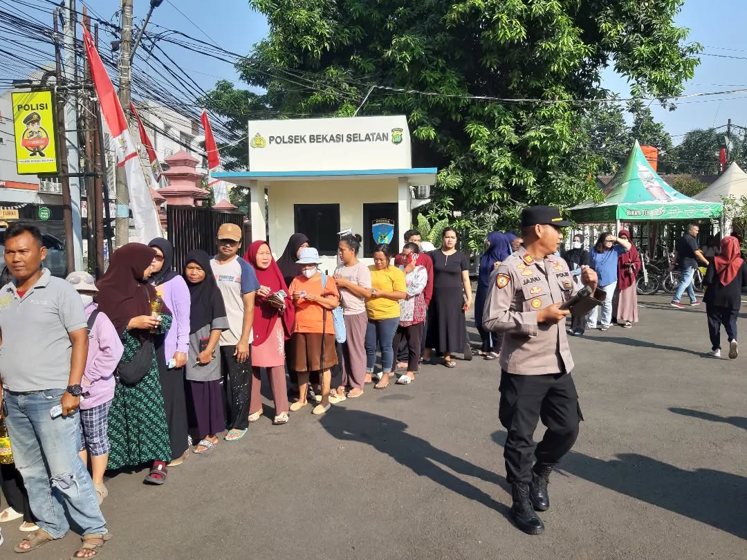 Polsek Bekasi Selatan Bantu Ringankan Beban Warga Dengan Gerakan Pangan Murah