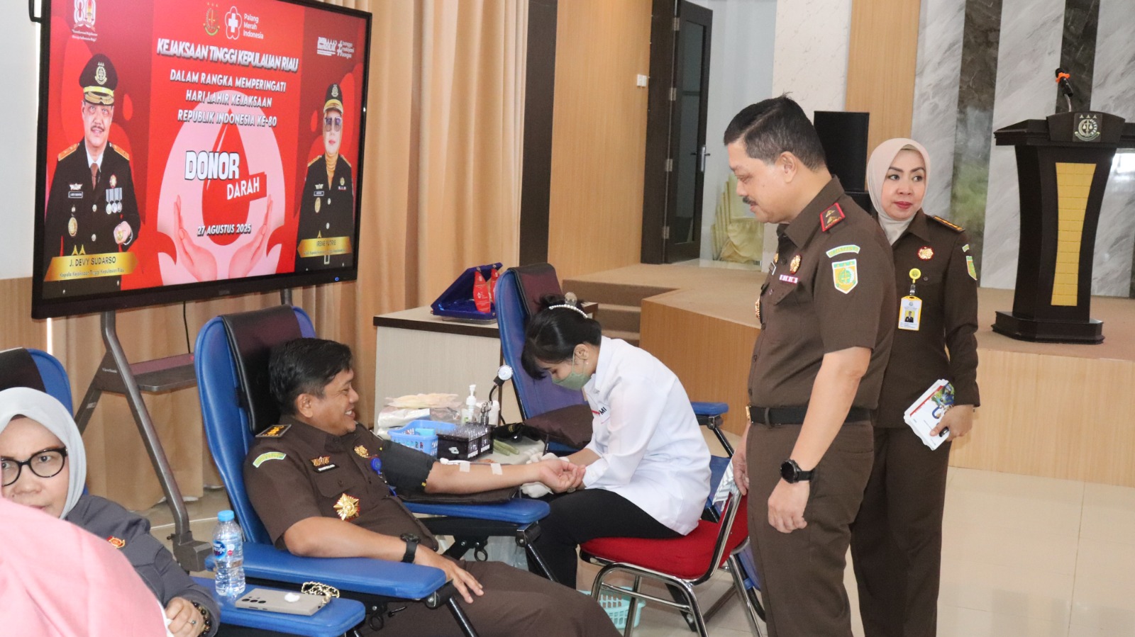 Sambut Hari Lahir Kejaksaan ke-80, Kejati Kepri dan PMI Tanjungpinang Laksanakan Donor Darah.