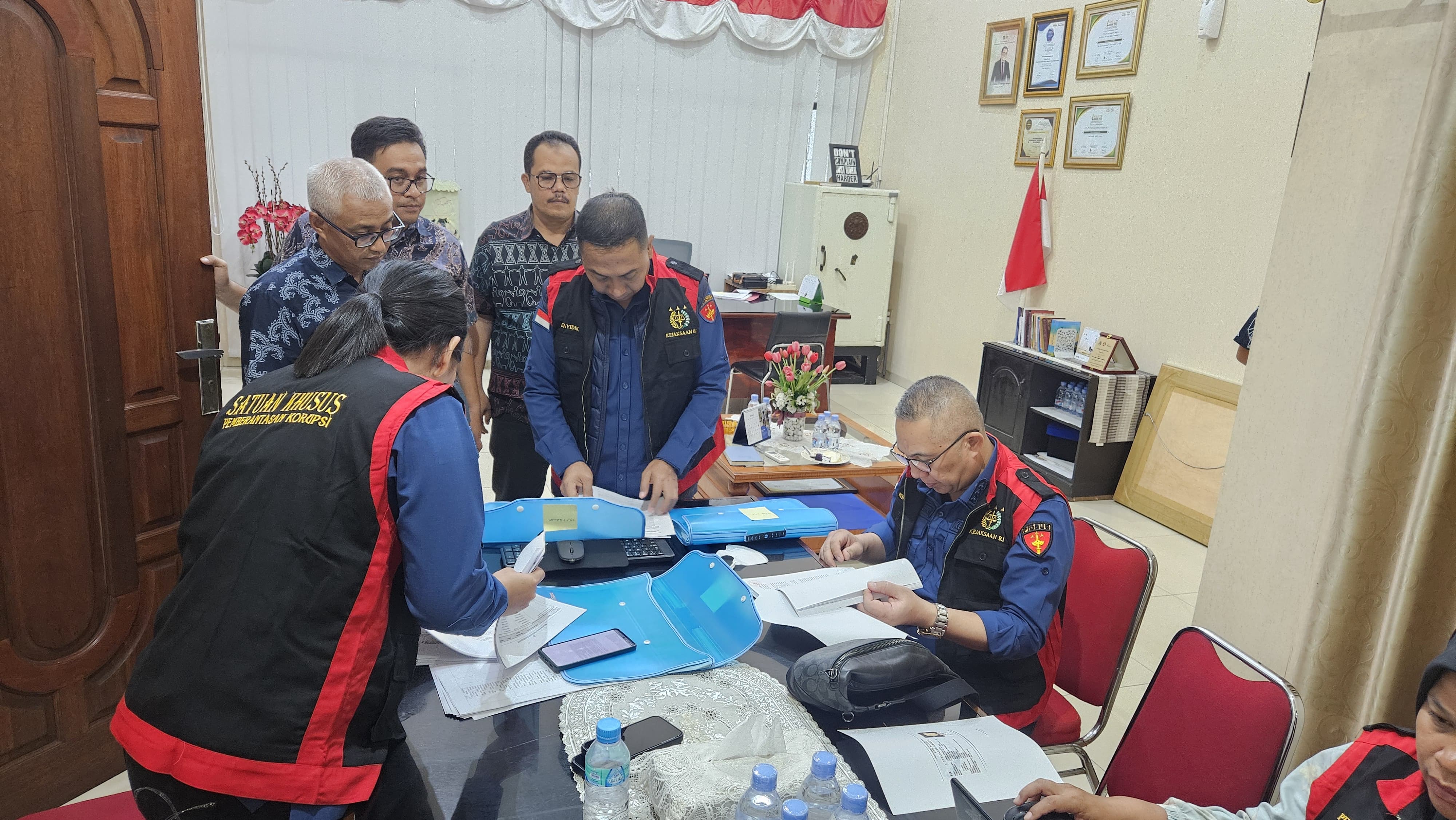 Penyidik Kejaksaan Tinggi Sumatera Utara Geledah Kantor PTPN 1 dan 5 Lokasi Lainnya.