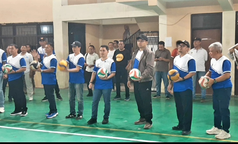 Bupati Mojokerto Membuka Kejuaraan Bola Voly Piala Bupati Cup