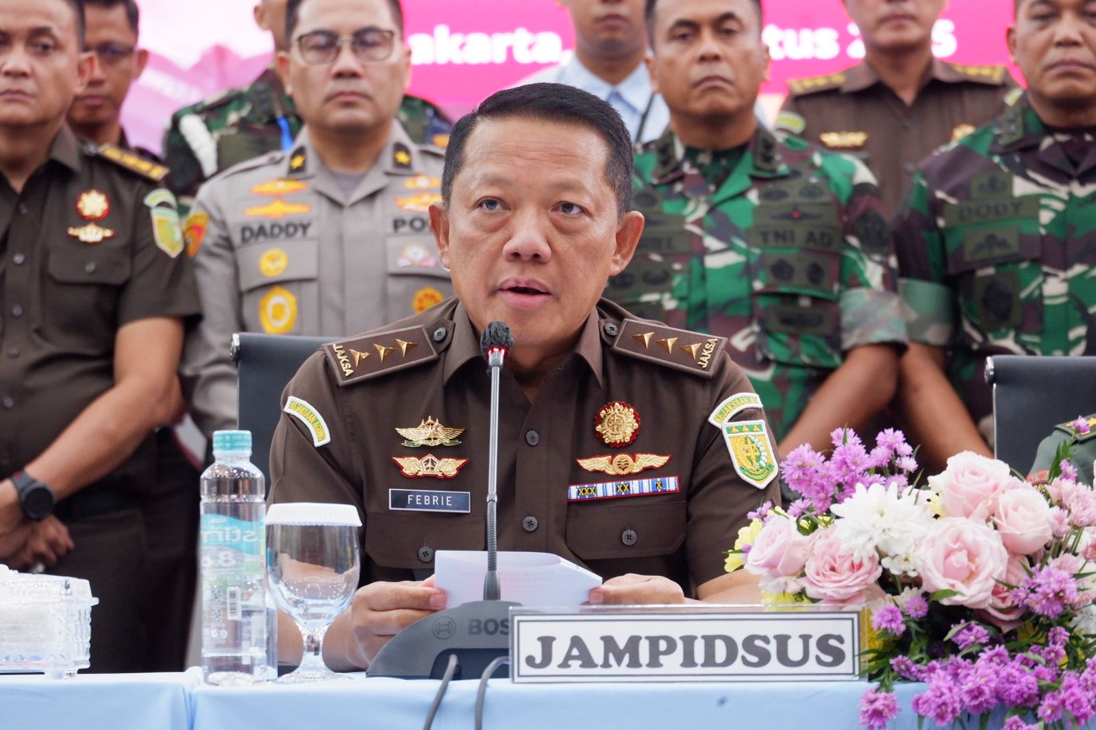 Kejagung Periksa 2 Orang Saksi Terkait Perkara Dugaan Korupsi Minyak Mentah PT Pertamina.