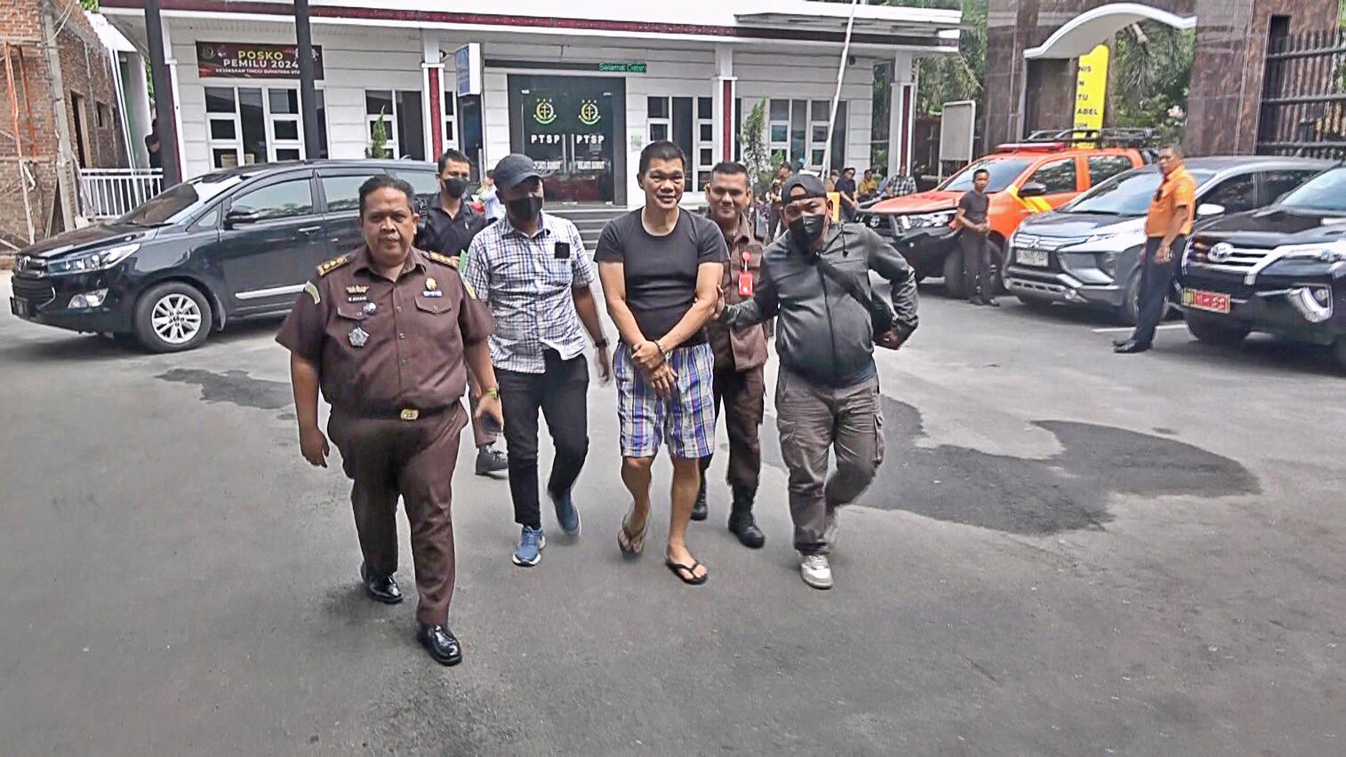 Tim Tangkap Buronan Kejati Sumut Berhasil Ciduk Terpidana Penipuan “Selamat Ang” Di Kota Tanjung Balai.