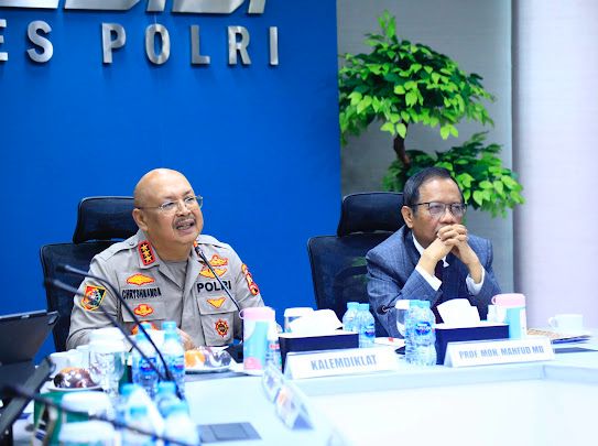 Polri Gelar FBB Teguhkan Moral dan Profesionalisme Pasca Krisis, Gandeng Prof. Mahfud MD dan Komjen Chryshnanda.