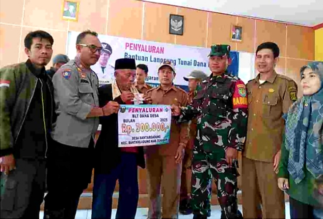 Di Tengah Sulitnya Ekonomi Masyarakat Miskin Ekstrim 50 KPM Terima BLT – DD