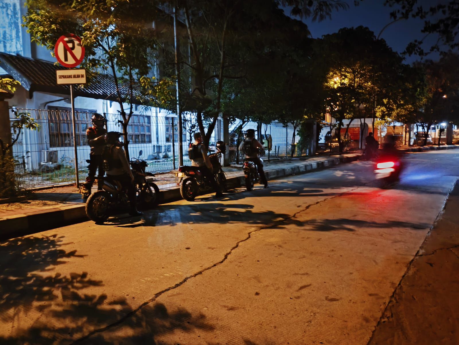 Cegah Kejahatan Malam, Tim Patroli Perintis Presisi Polres Metro Bekasi Kota Sisir Wilayah Dini Hari