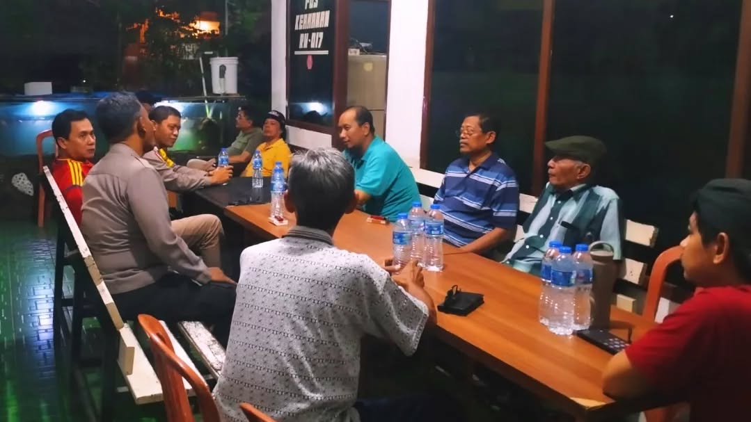 Ngopi Kamtibmas di Pekayon Jaya, Polisi Dan Warga Perkuat Sinergi Jaga Lingkungan