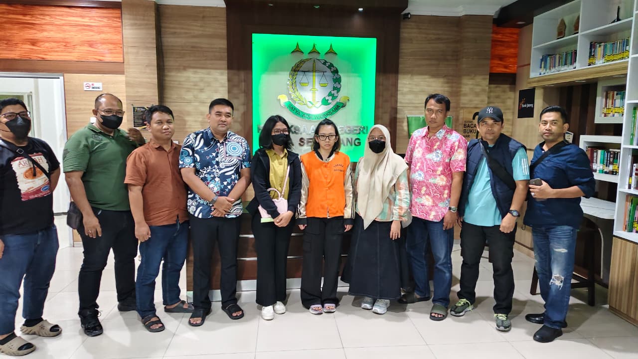 Tim Satgas Intelijen Kejaksaan Agung Berhasil Amankan DPO Elisabeth Riski Dwi Perkara Pidana Penggelapan dalam Jabatan.
