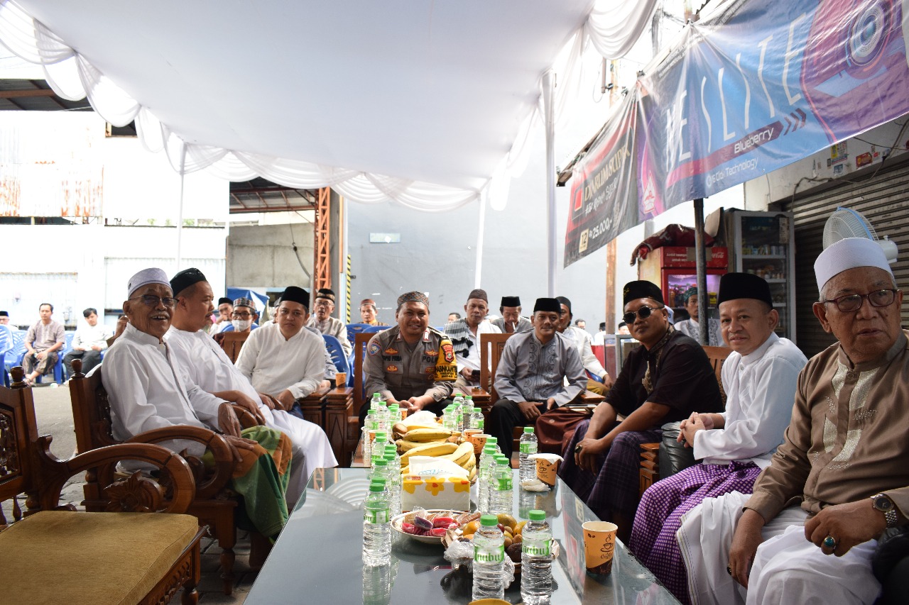 Bhabinkamtibmas Kelurahan Harapan Mulya Hadiri Peringatan Maulid Nabi Muhammad SAW 1447 H