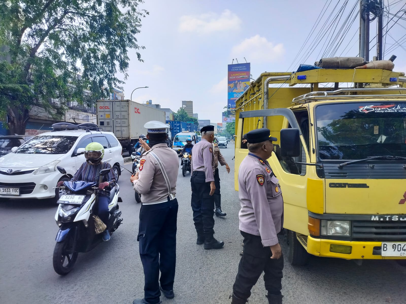 Polsek Medansatria Lakukan Pemantauan Dan Penyekatan di Perbatasan Bekasi-Jakarta Timur