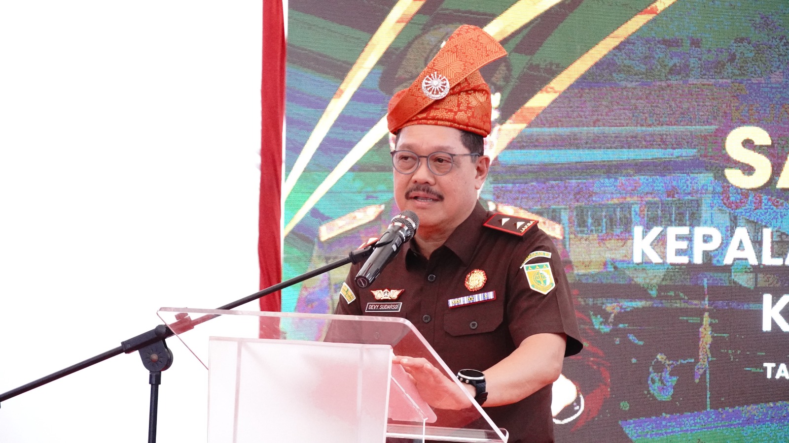 Kunjungan Supervisi Kajati Kepri ke Kejari Tanjungpinang Diwarnai Pembagian KIA, Bakti Sosial dan Pemusnahan Narkotika.