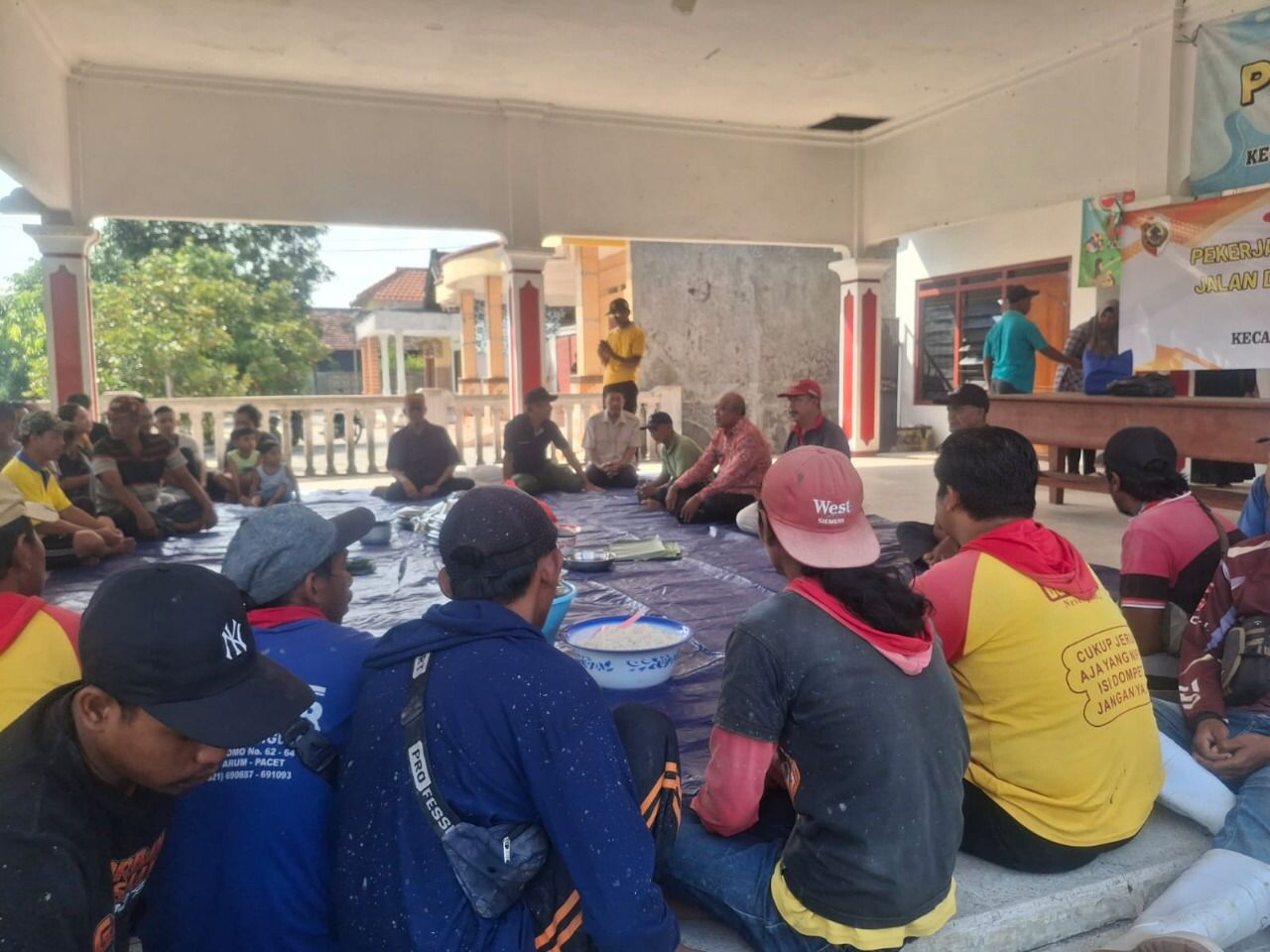 Pembangunan Jalan Cor Watesnegoro Selesai Warga Tasyakuran