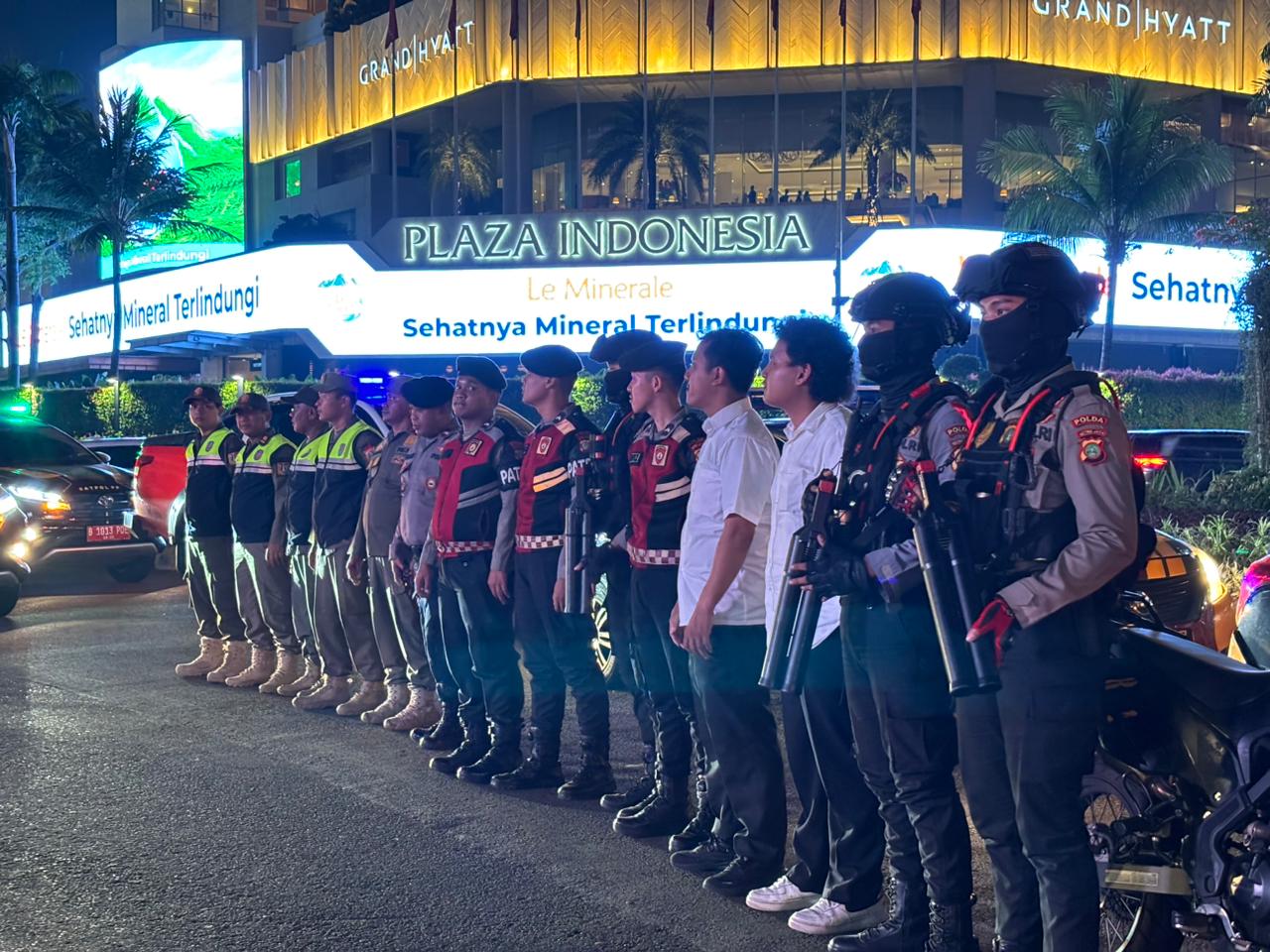 Polda Metro Jaya Gelar Rutin Patroli Malam, Pastikan Jakarta Aman dan Kondusif.