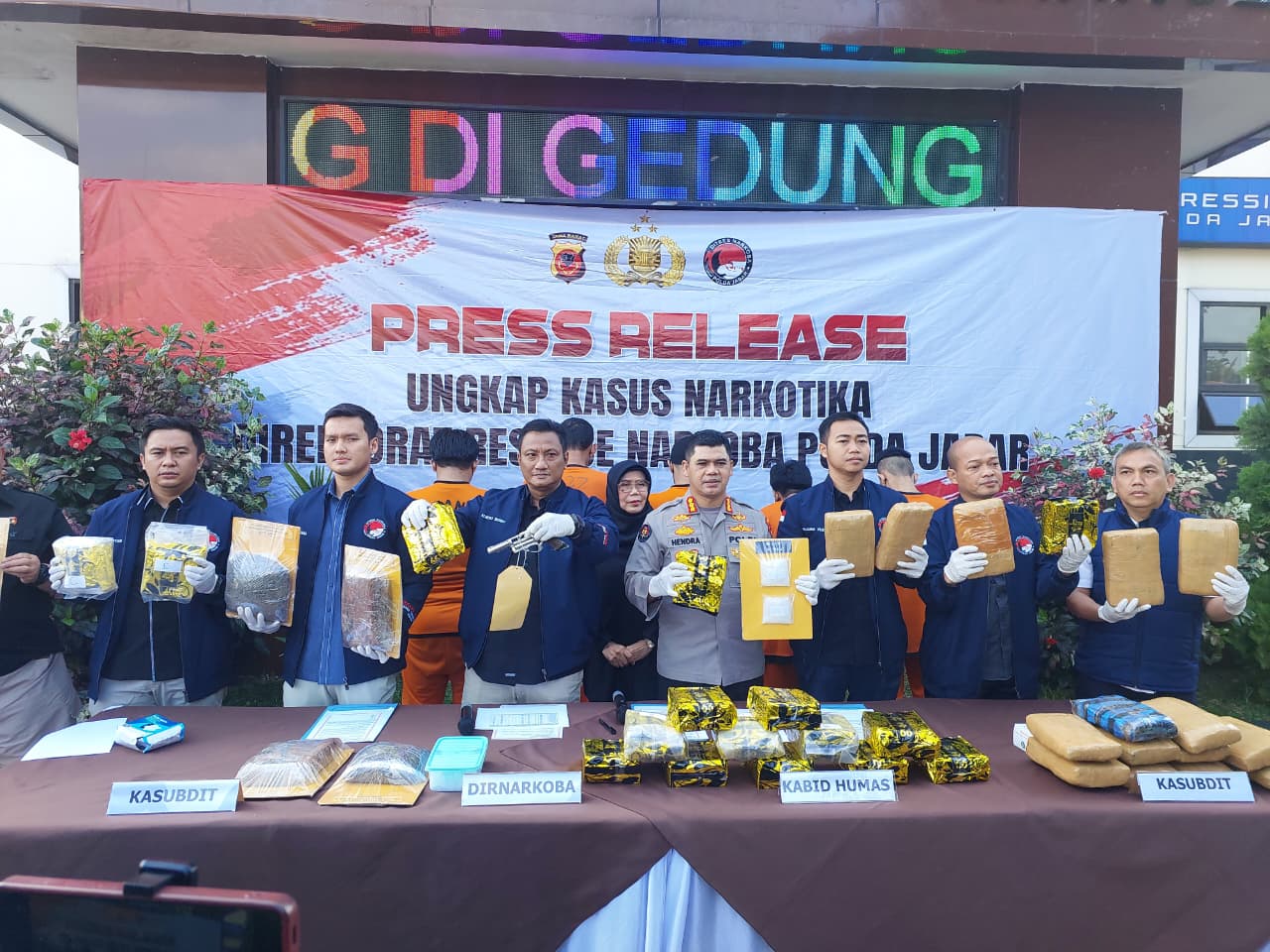 Polda Jabar Amankan 17 Kg Sabu Dan Ganja Dari ‘Segitiga Emas’