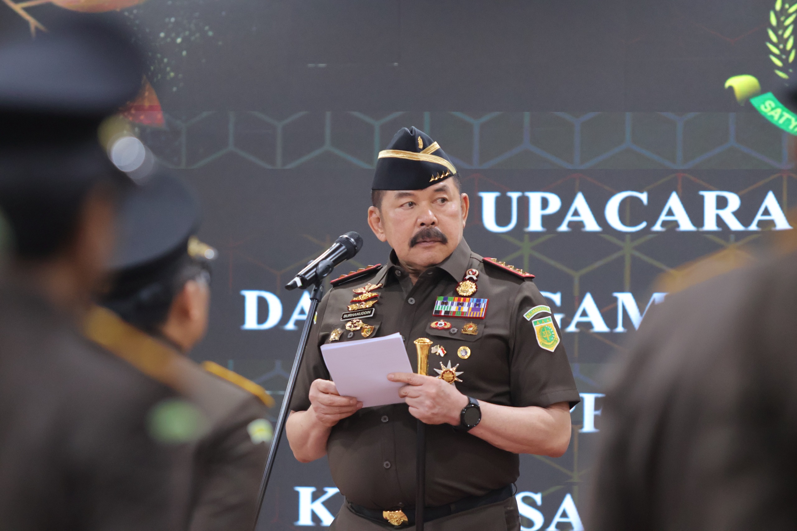 Jaksa Agung RI ST Burhanuddin Lantik 17 Kepala Kejaksaan Tinggi dan 20 Pejabat Eselon II di Lingkungan Kejaksaan Agung.