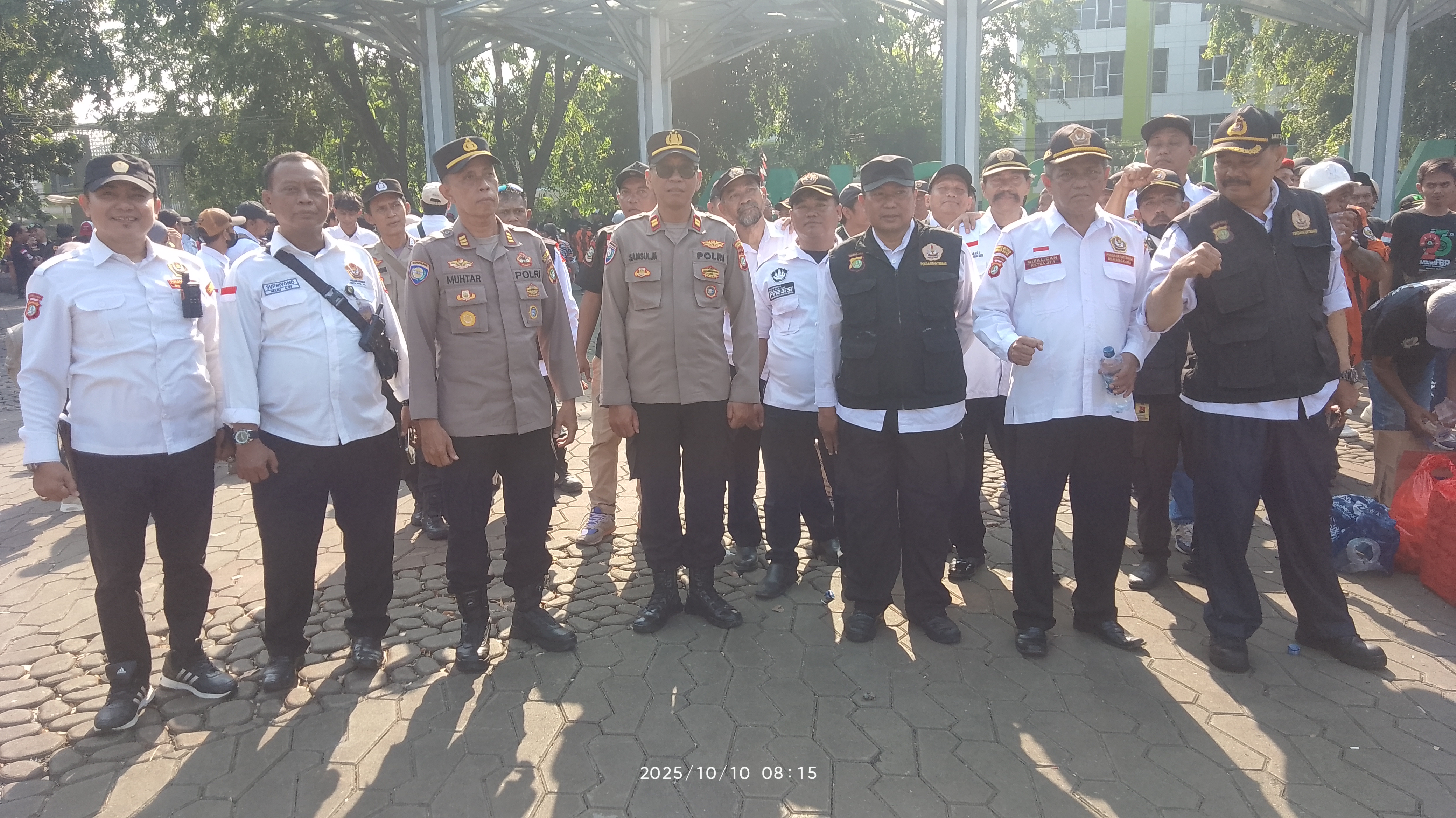 Pokdarkamtibmas Bhayangkara Sektor Bekasi Barat Beserta Sub Sektor Menghadiri Apel Kebangsaan Di Alun-alun Bekasi Kota