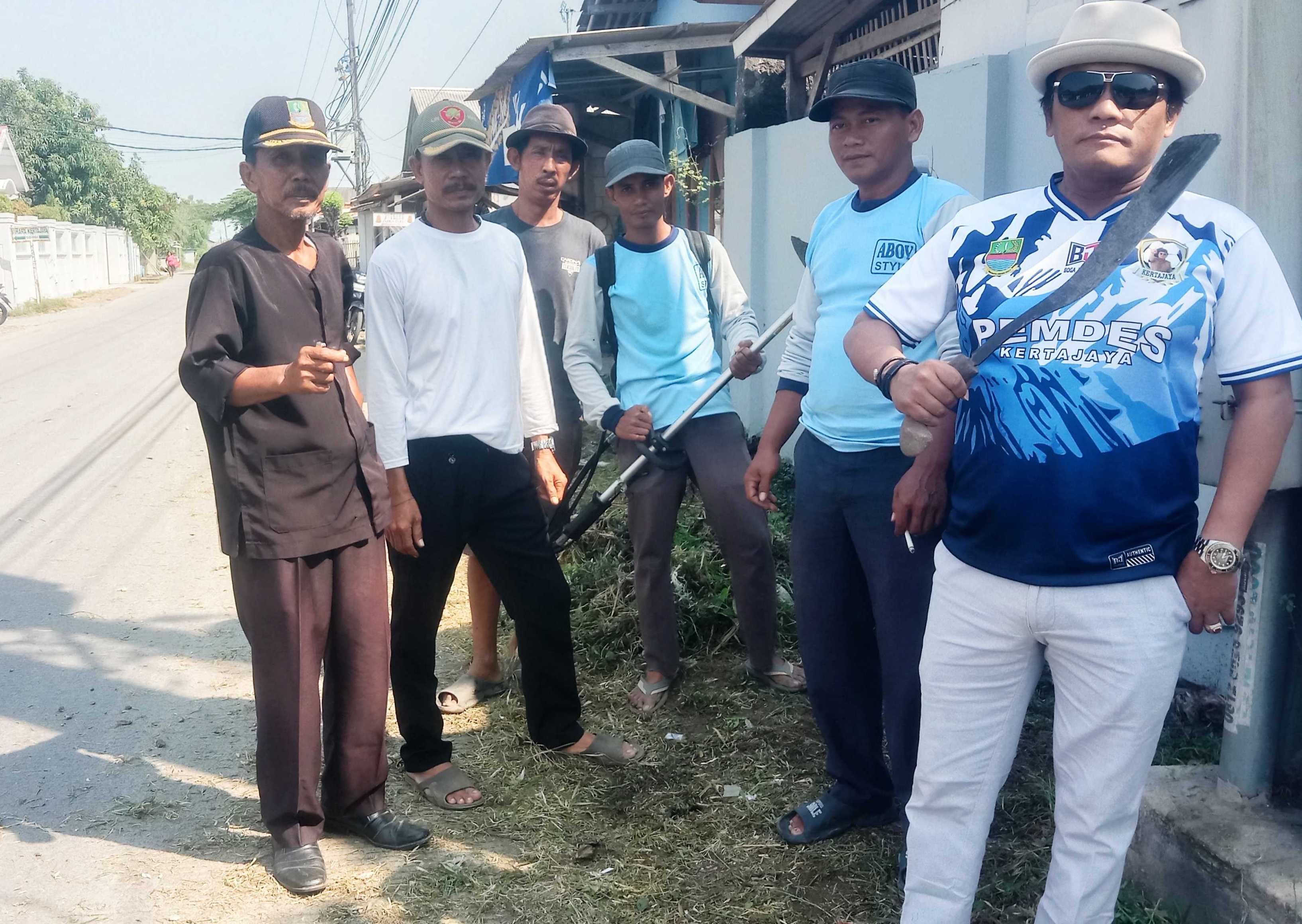 Rutinitas Pemdes Kertajaya Laksanakan Jumat Bersih (Jumsih)