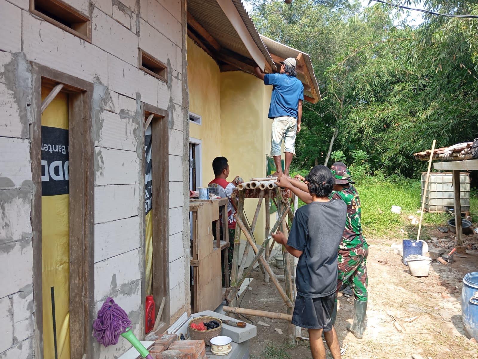 Hari ke-25, Satgas TMMD ke-126 Kodim 0509 Bekasi Rampungkan Pengerjaan Rutilahu Di Desa Nagacipta