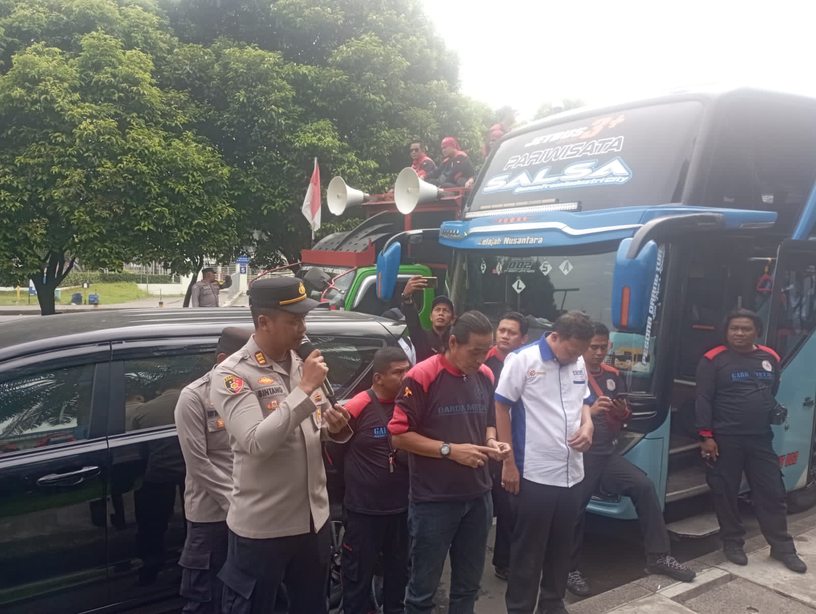 Ratusan Buruh FSPMI Berangkat ke MA, Polisi Lakukan Pengamanan Ketat di Kawasan MM2100