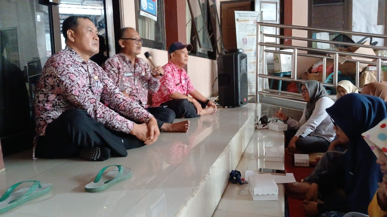 Emak Emak Tidak Protes, Tapi Dinsos P3A Kota  Mojokerto Sengaja Mengundang Pengurus KUBE Untuk Diberikan Pengarahan