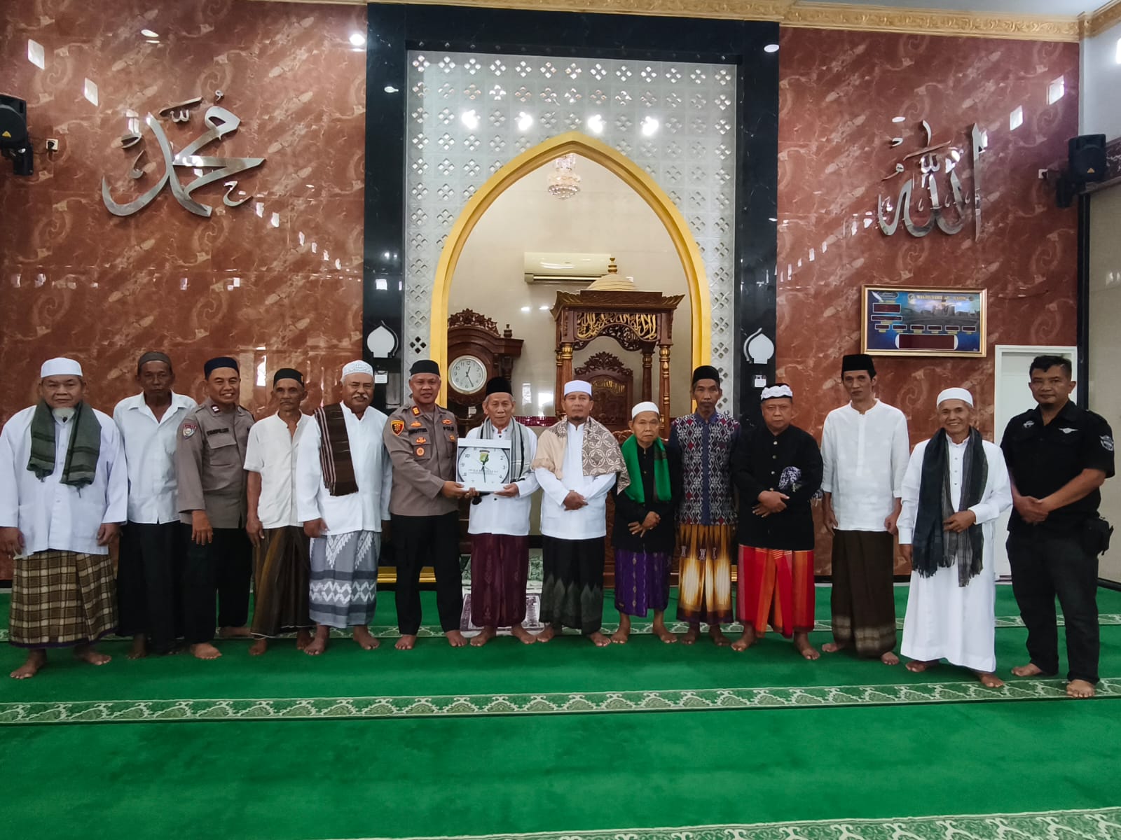 Kapolsek Bekasi Barat Ajak Warga Cegah Tawuran Dalam Program Jumat Keliling di Kranji