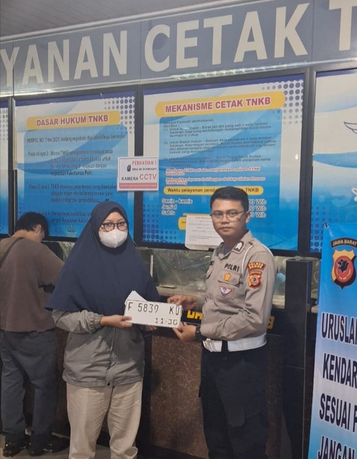 Pengurusan TNKB Sangat Humanis Di Dirasakan Masyarakat Yang Di Berikan Oleh Samsat Cibinong